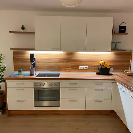 Zaubertal - Viel Raum - 86m2 Fuer Familie, & Arbeit Nahe Der Stadt Apartment